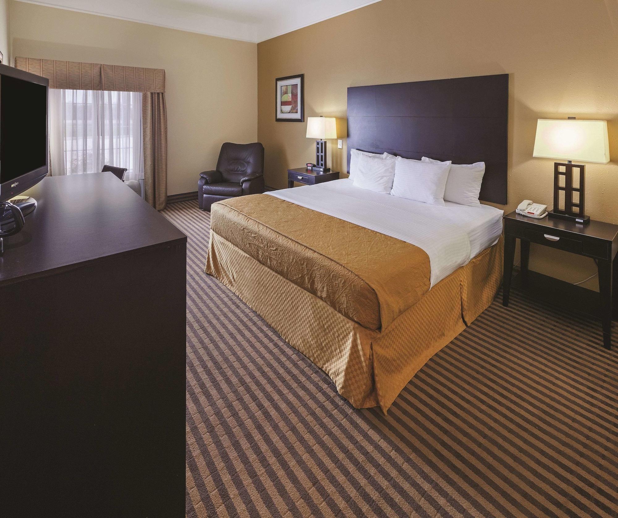 La Quinta By Wyndham Livingston Hotel Exterior foto